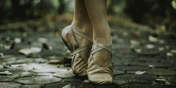 Strój gimnastyczny dla dziewczynki – jak wybrać najlepszy