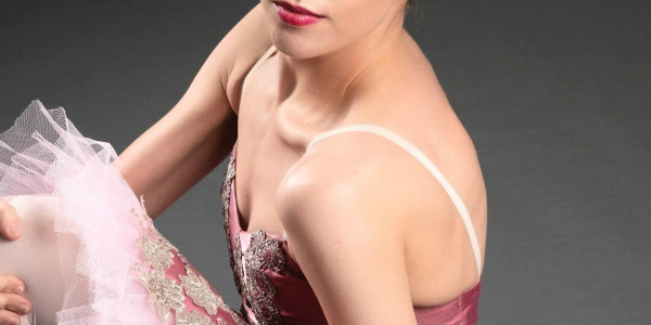 Kok baletnicy – jak zrobić klasyczną fryzurę do tańca