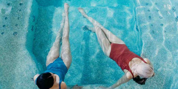 Jak kupić modny i wygodny strój kąpielowy jednoczęściowy?