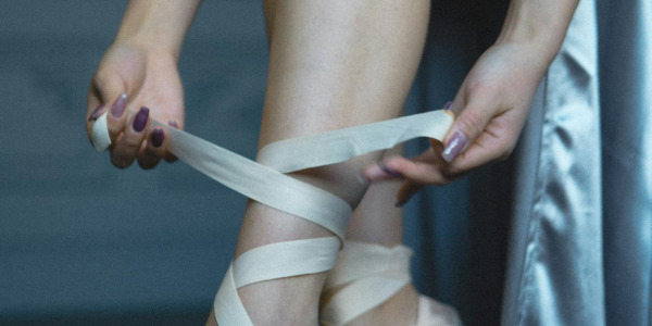 Stopy baletnicy – jak wygląda ich codzienna pielęgnacja